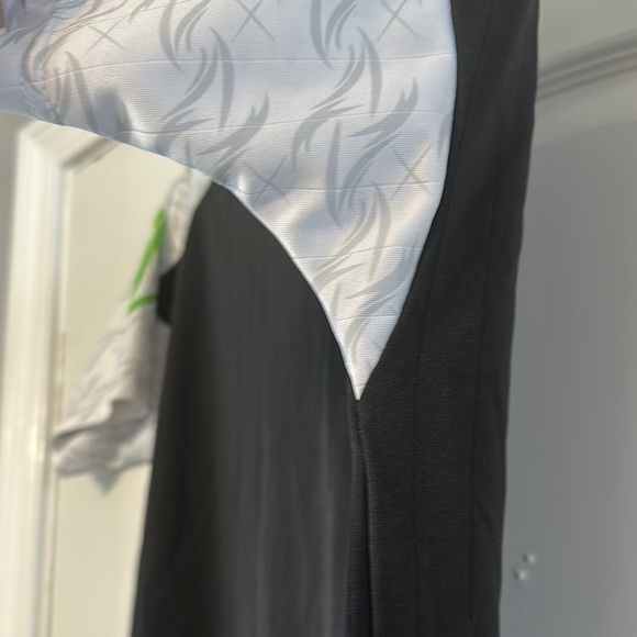 Black and Gray Jersey Shirt with Color-Blocked Design - Picture 5 of 5